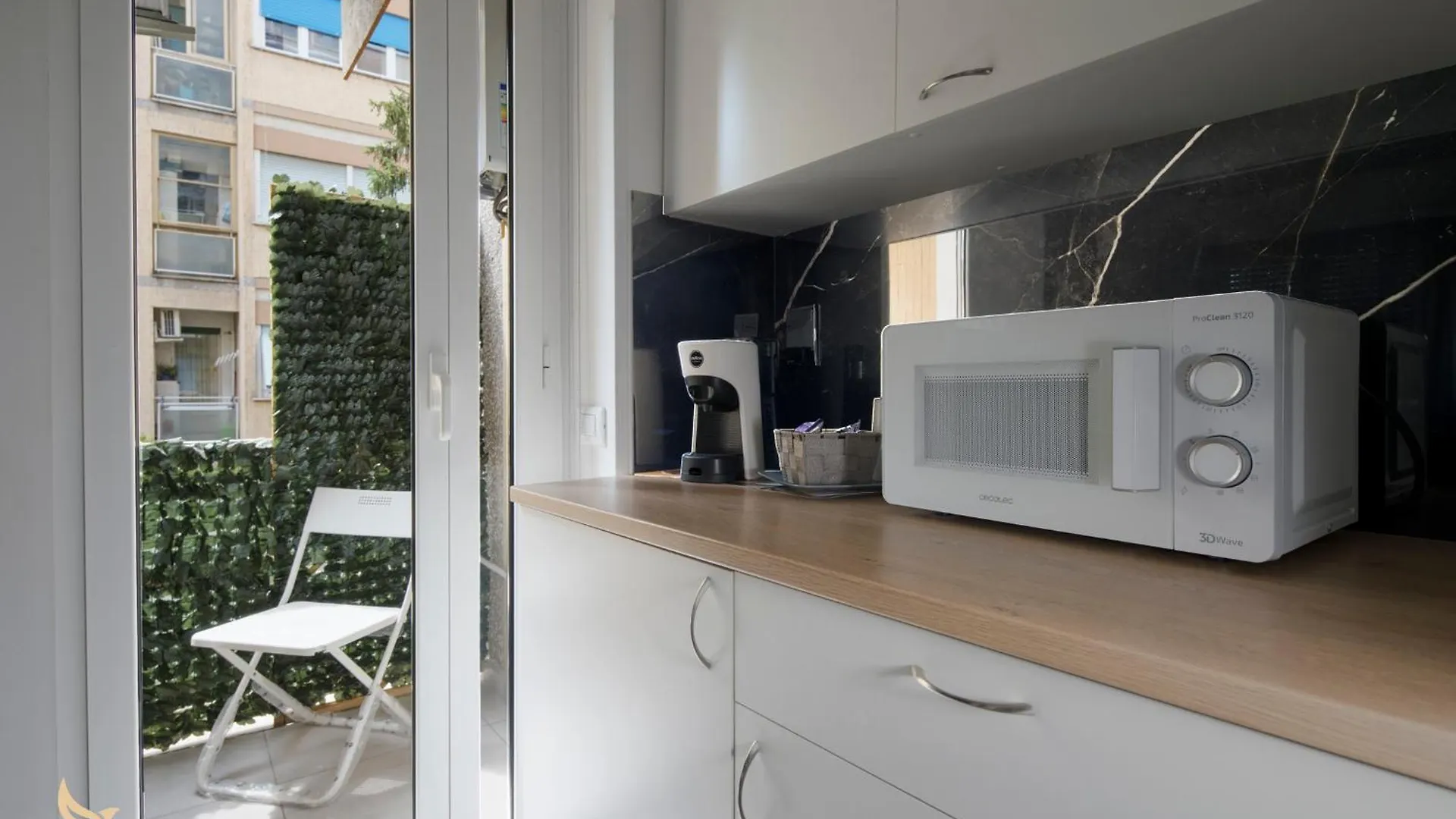Mr Brown Home And Suites Rome 3*,