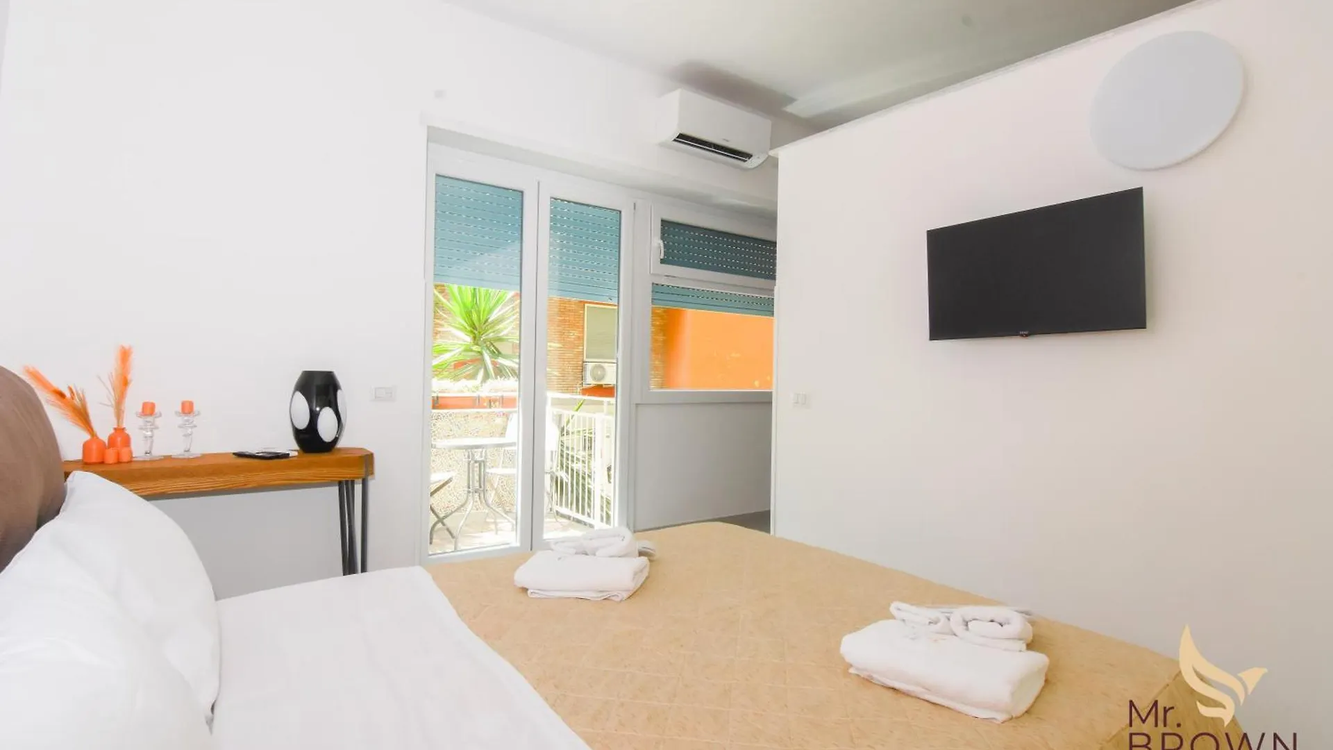 Mr Brown Home And Suites Rome 3*,